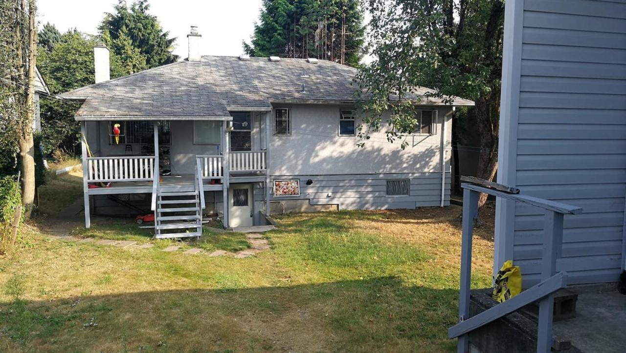 Burnaby East Home ภายนอก รูปภาพ